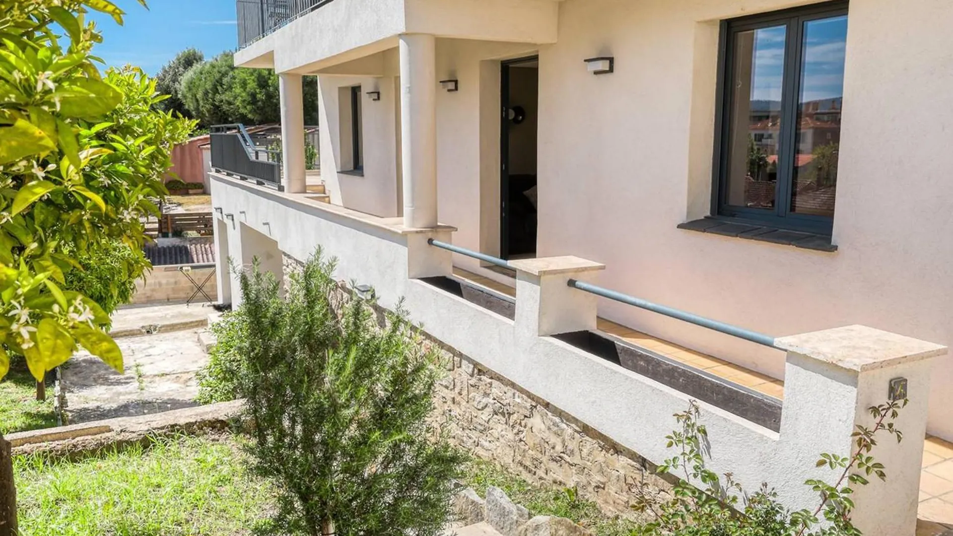 Appartement Moderne Climatise Pres Du Centre-Ville - Fr-1-816-24 Le Lavandou